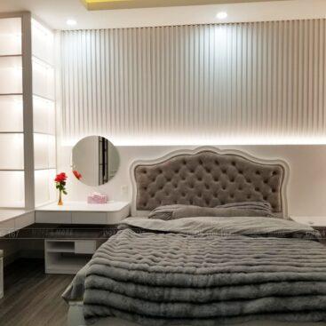 Giường ngủ gỗ tự nhiên sơn trắng cao cấp, nệm bọc đầu giường phong cách tân cổ điển